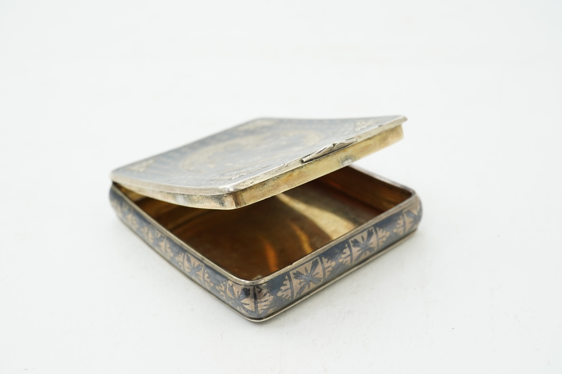 A 19th century Russian 84 zolotnik and niello cigarette case